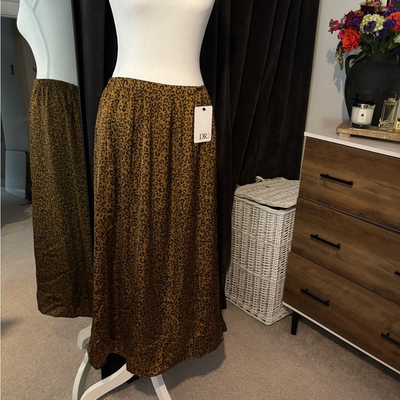 DR2 Animal Print Midi Skirt - Picture 1 of 5